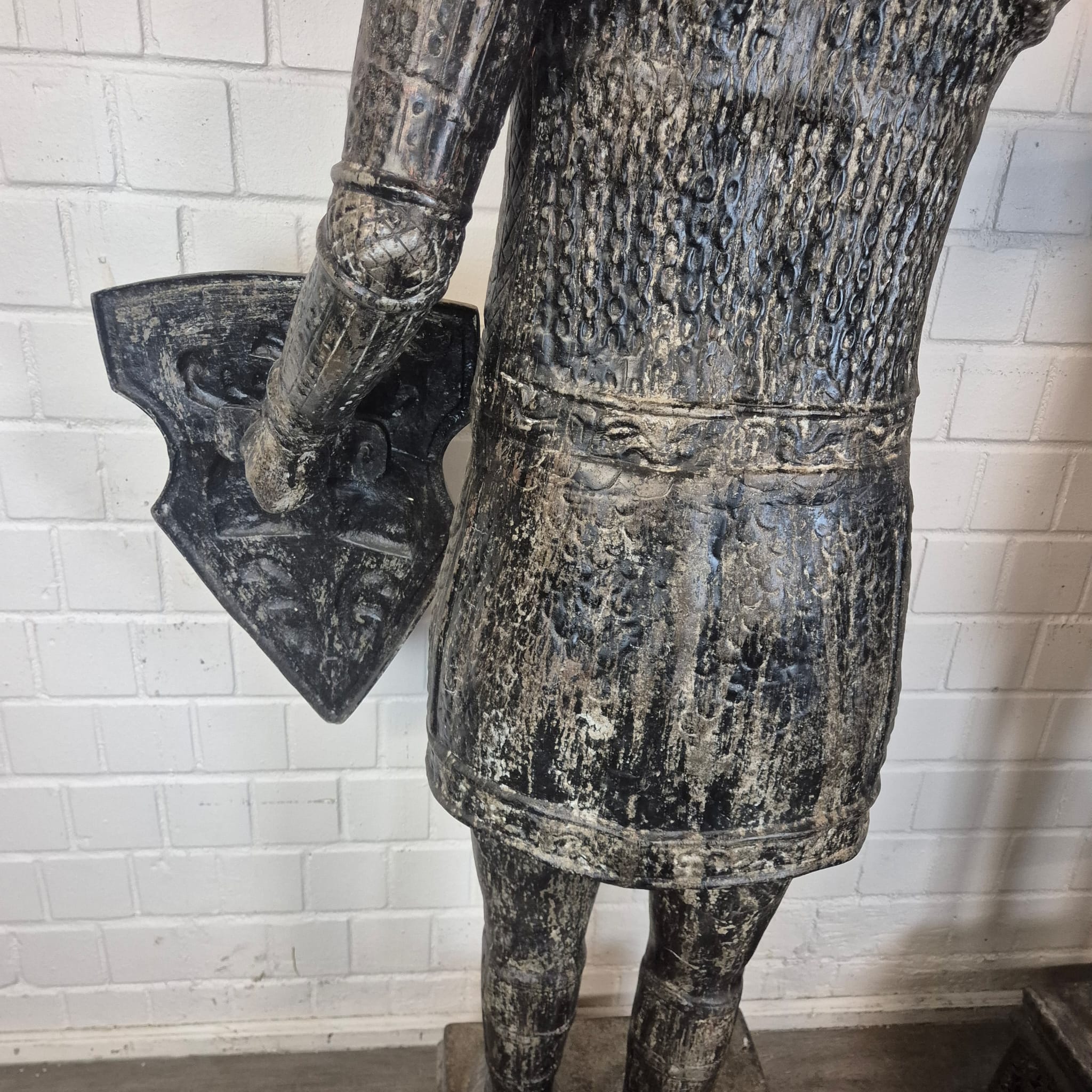 Iron Knight Statues – 2.75 m - Image 18