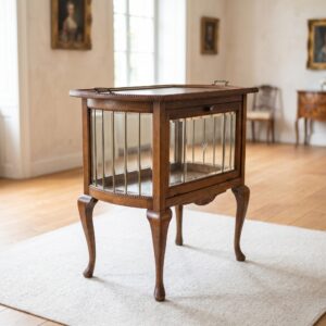 Art Deco Oak Tea Cabinet / Display Cabinet (c. 1920)