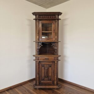 Corner Cabinet Neo-Renaissance 1900 Oak