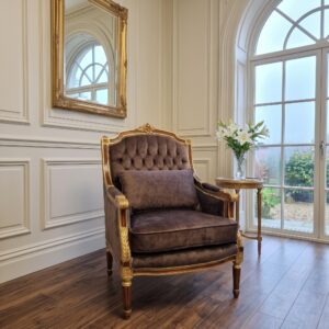 Baroque-Style Armchair – Brown & Gold