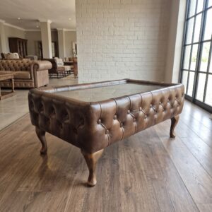 Chesterfield Coffee Table – Brown Leather & Glass – 0.95 m x 0.54 m