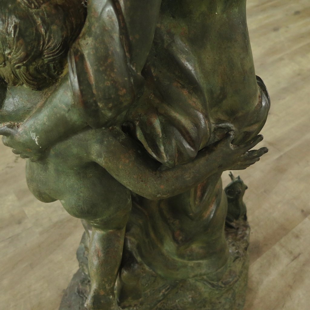 Skulptur Figur Frau mit Kind Bronze