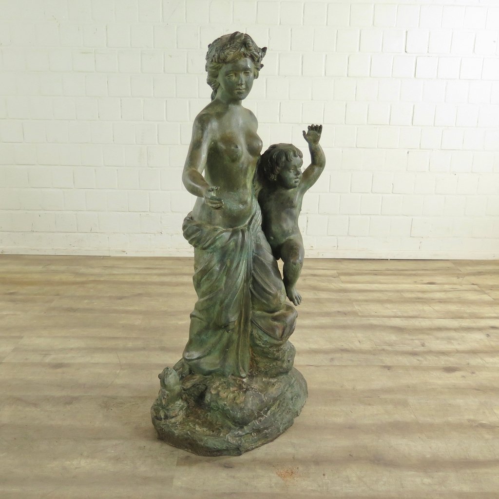 Skulptur Figur Frau mit Kind Bronze