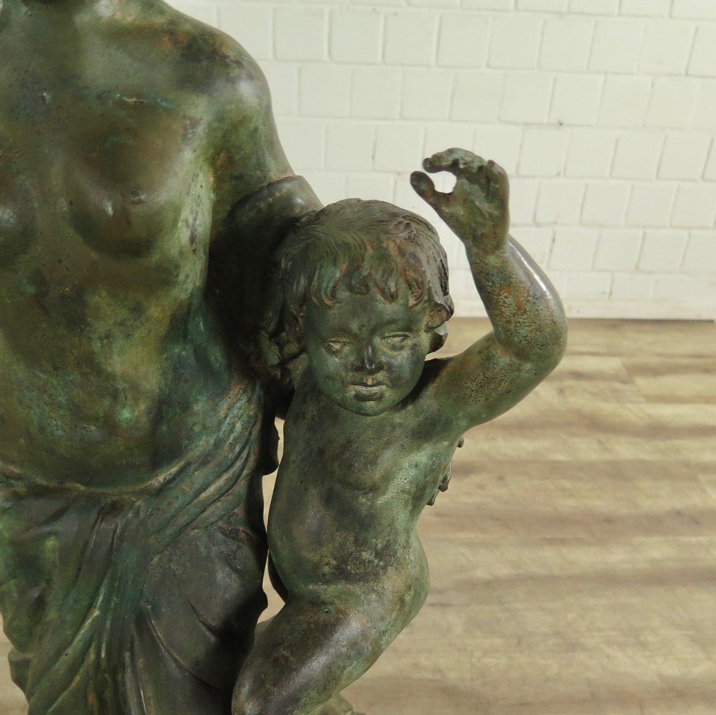 Skulptur Figur Frau mit Kind Bronze