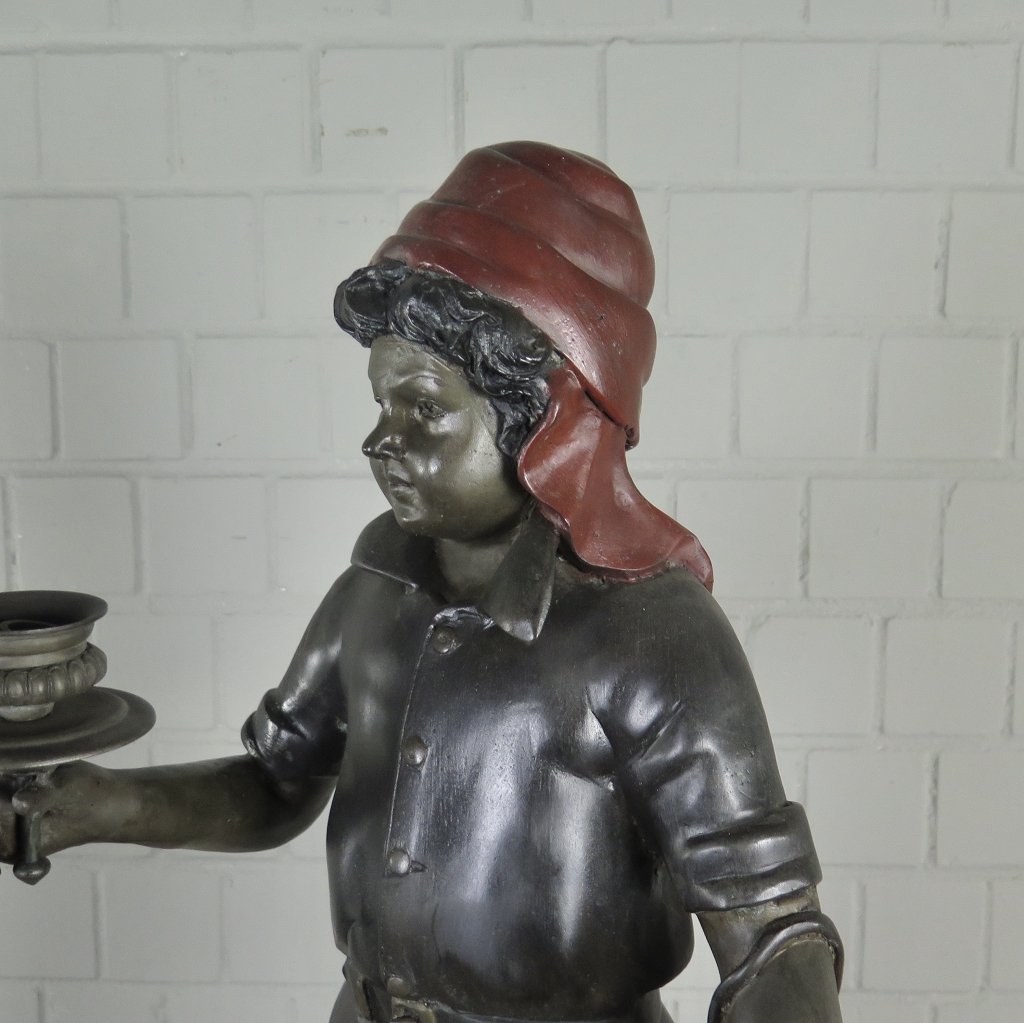 Kerzenständer Kandelaber Skulptur Figur mit Tasche Bronze 1,02 m