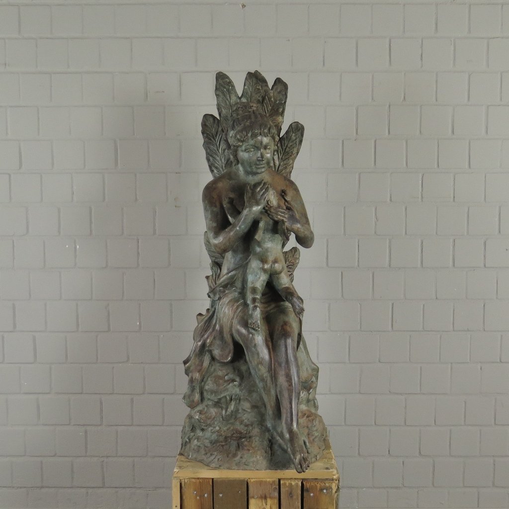 Skulptur Dekoration Frau mit Putte Bronze 1,09 m